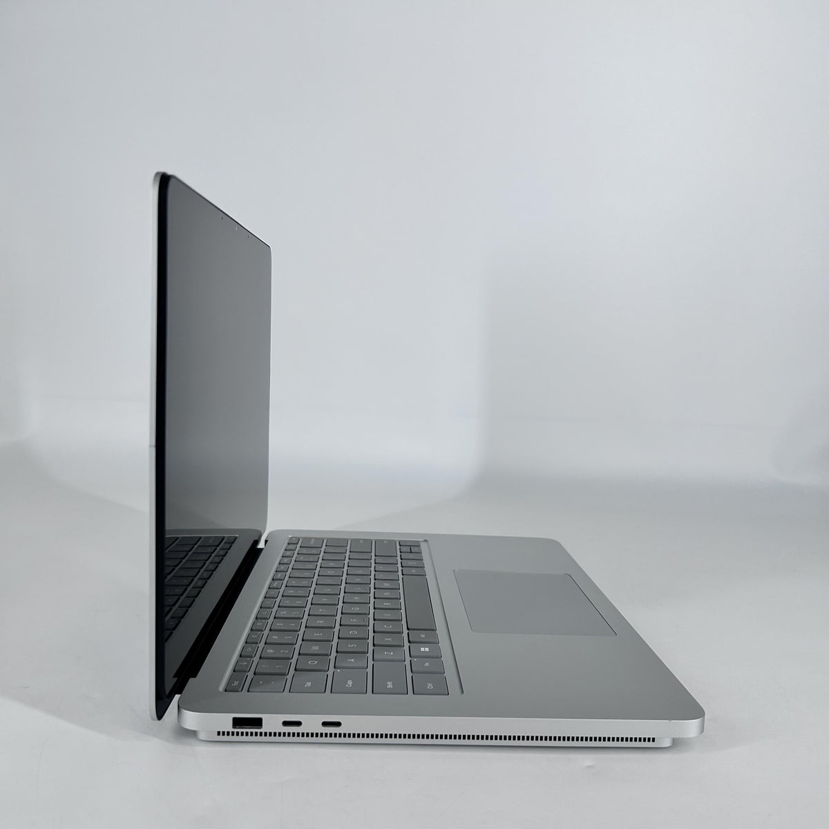 Microsoft Surface Laptop Studio 2 14.4 Silver 2.9 GHz Intel Core i7 13th Gen. 64GB RAM 1TB Solid State Drive NVIDIA GeForce RTX 4060 8 GB