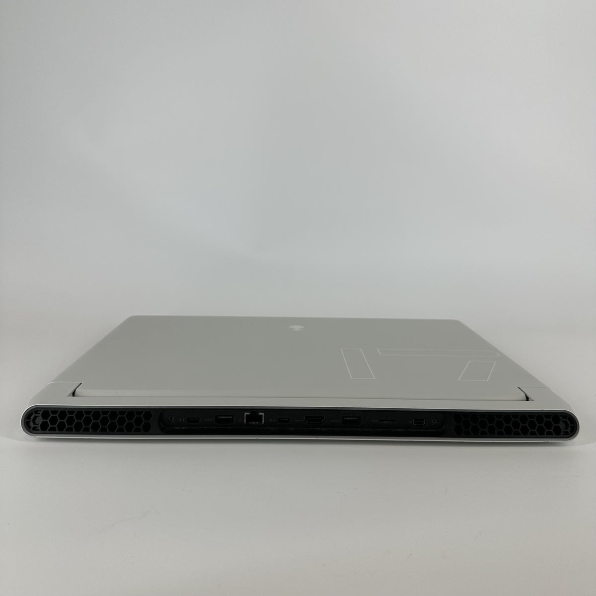 Dell Alienware X17 R1 White 2.6 GHz Intel Core i9 11th Gen. 64GB RAM 4TB Solid State Drive NVIDIA GeForce RTX 3080 16 GB