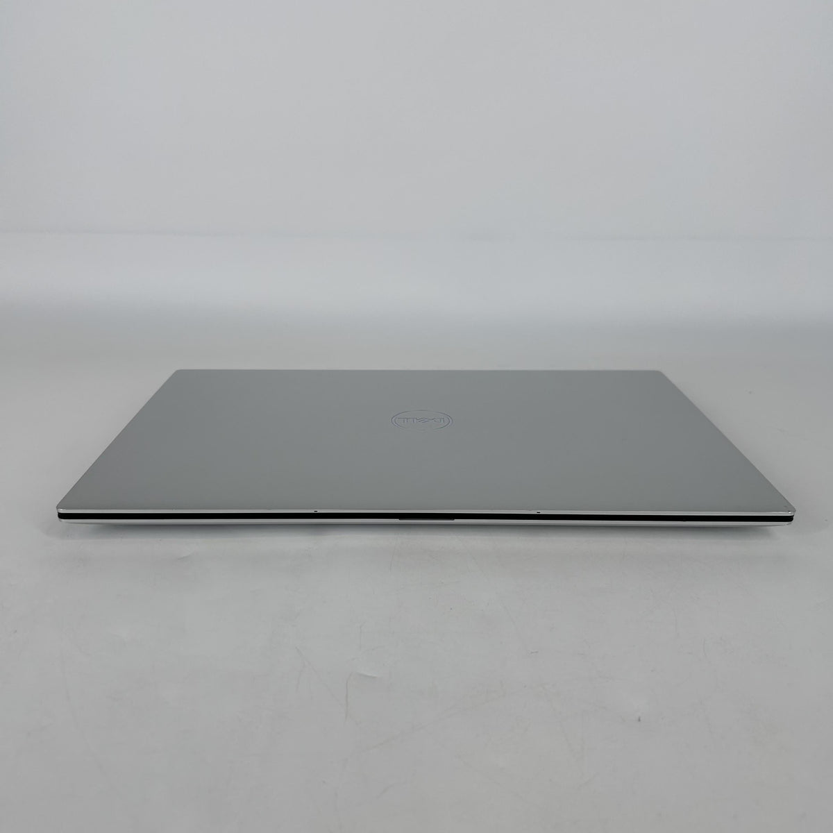 Dell XPS 15 9520 Silver 2.3 GHz Intel Core i7 12th Gen. 32GB RAM 1TB Solid State Drive