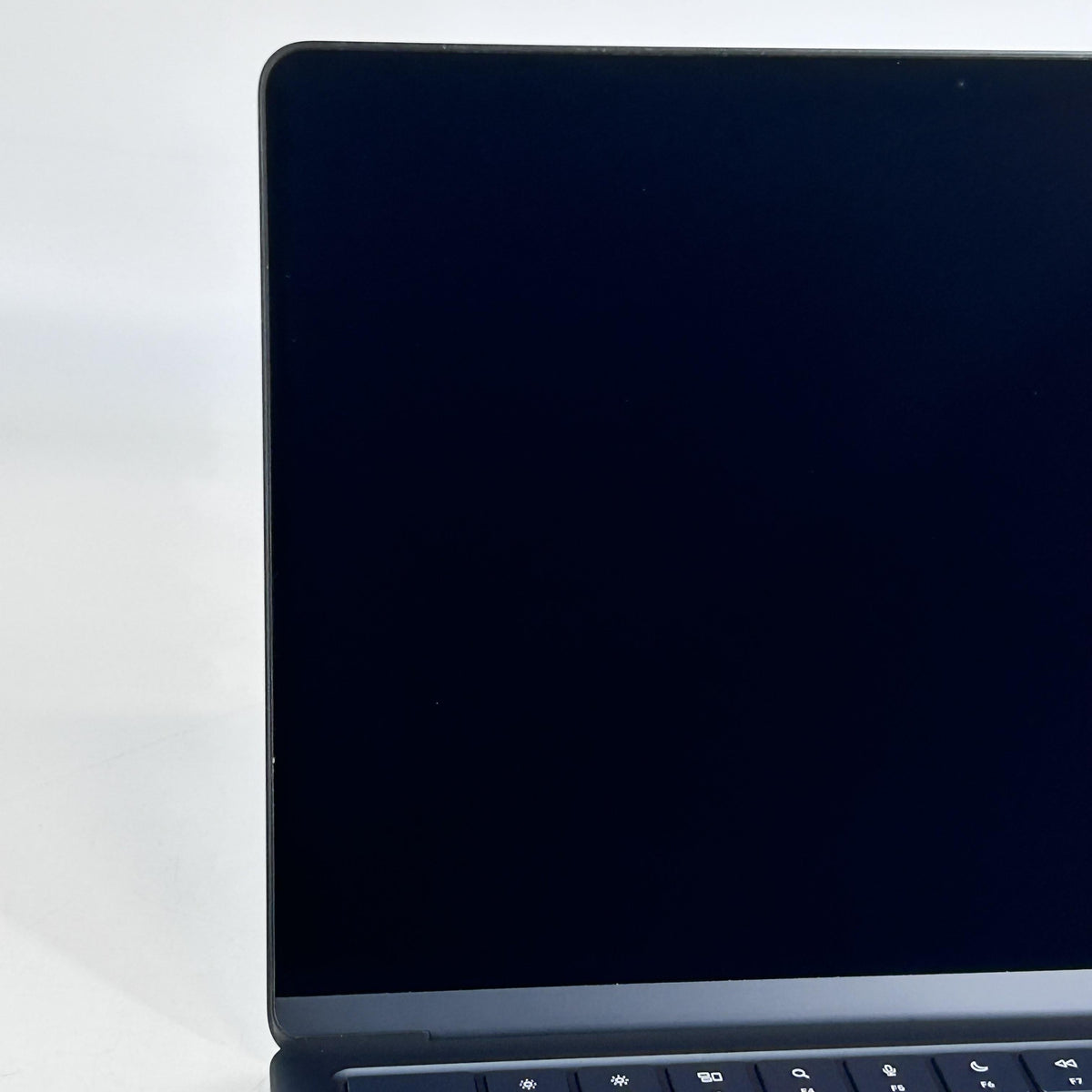 MacBook Air 13 2022 Blue 3.49 GHz M2 8-Core CPU 8GB Unified Memory 256GB Solid State Drive 8-Core GPU