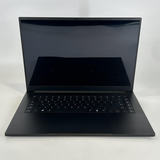 Razer Blade 16 2025 Black 2.0 GHz AMD Ryzen AI 9 HX 370 32GB RAM 2TB Solid State Drive NVIDIA GeForce RTX 5090 24 GB