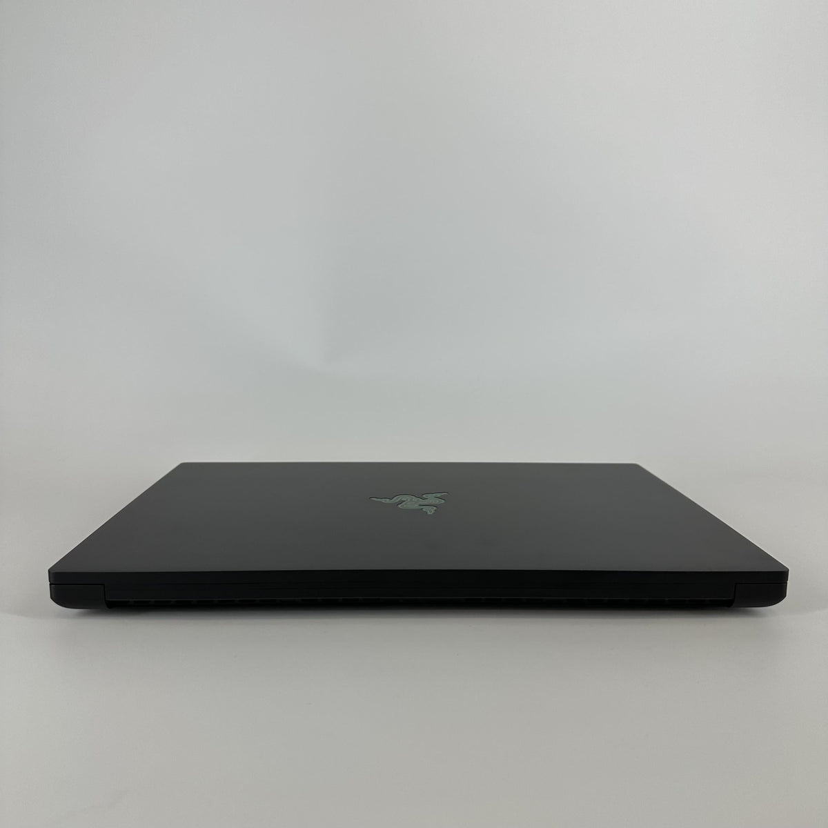 Razer Blade 16 2024 Black 2.2 GHz Intel Core i9 14th Gen. 64GB RAM 2TB Solid State Drive 2TB Solid State Drive NVIDIA GeForce RTX 4090 16 GB