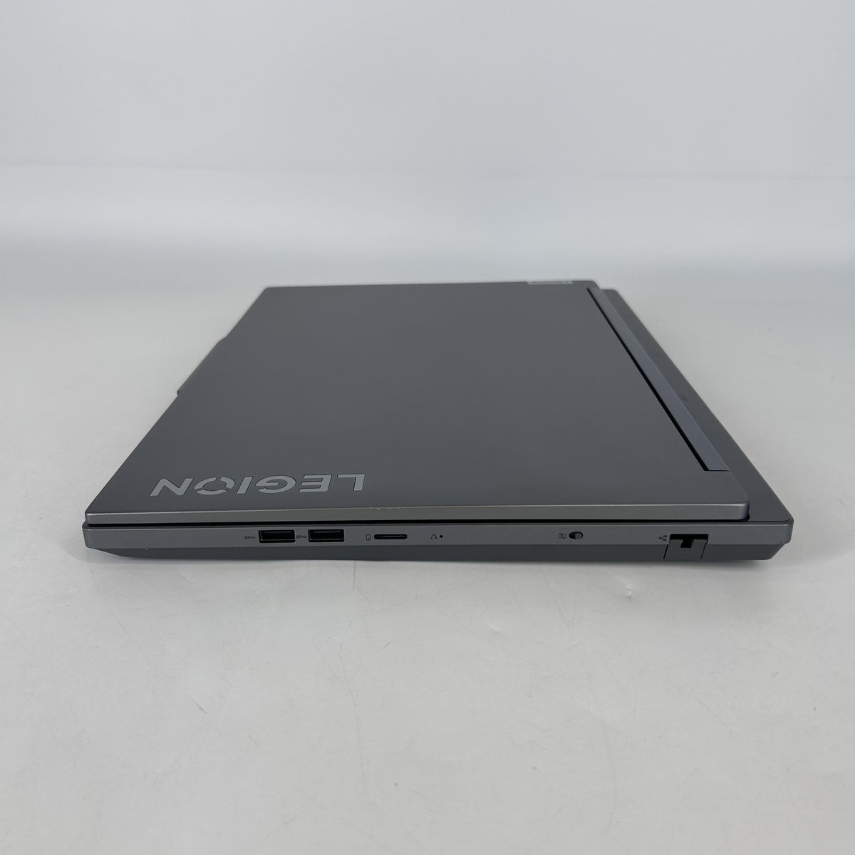 Lenovo Legion 5i Gen 9 16 Gray 2.2 GHz Intel Core i9 14th Gen. 32GB RAM 2TB Solid State Drive NVIDIA GeForce RTX 4070 8 GB