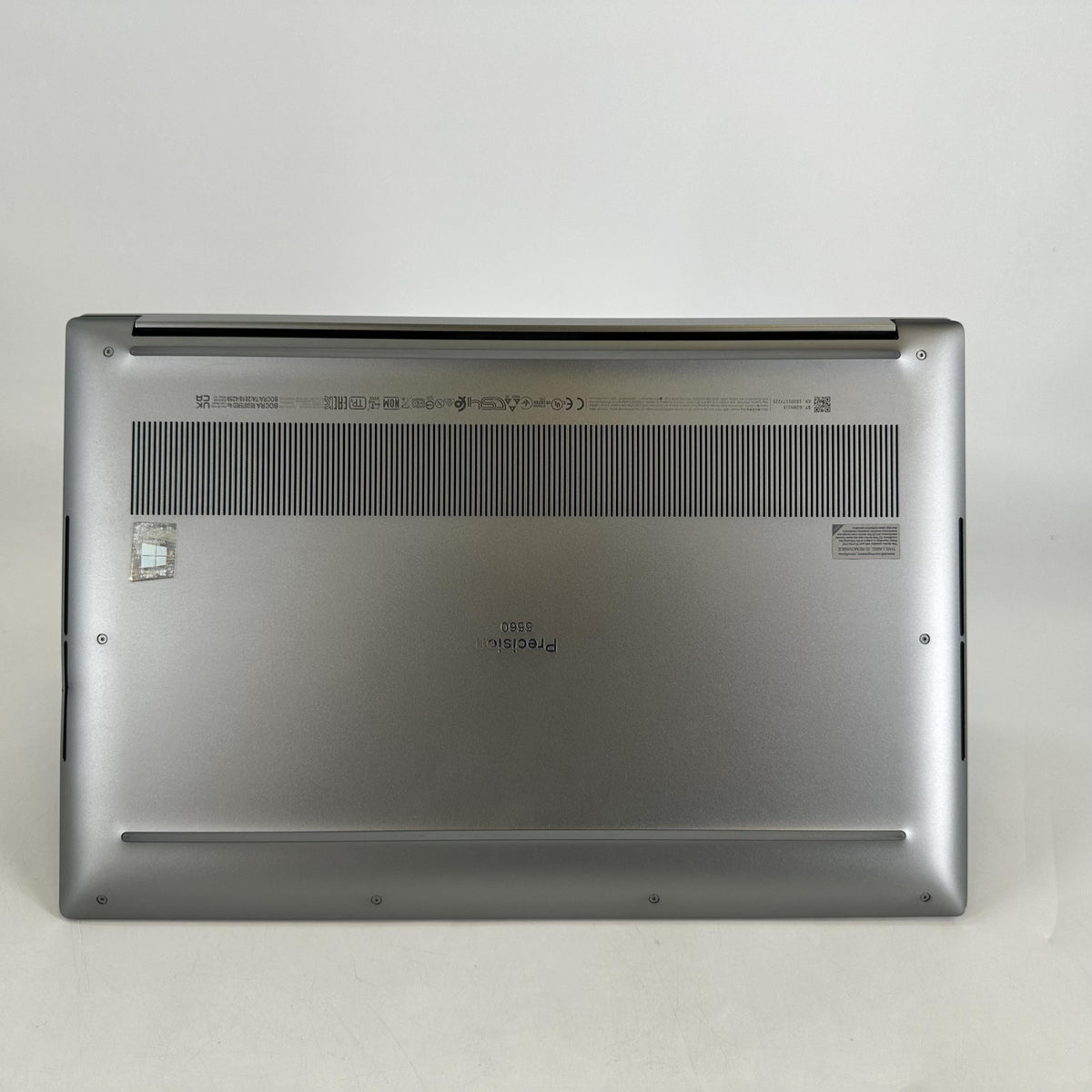 Dell Precision 5560 15.6 Gray 2.3 GHz Intel Core i7 11th Gen. 16GB RAM 512GB Solid State Drive NVIDIA Quadro T1200 4 GB