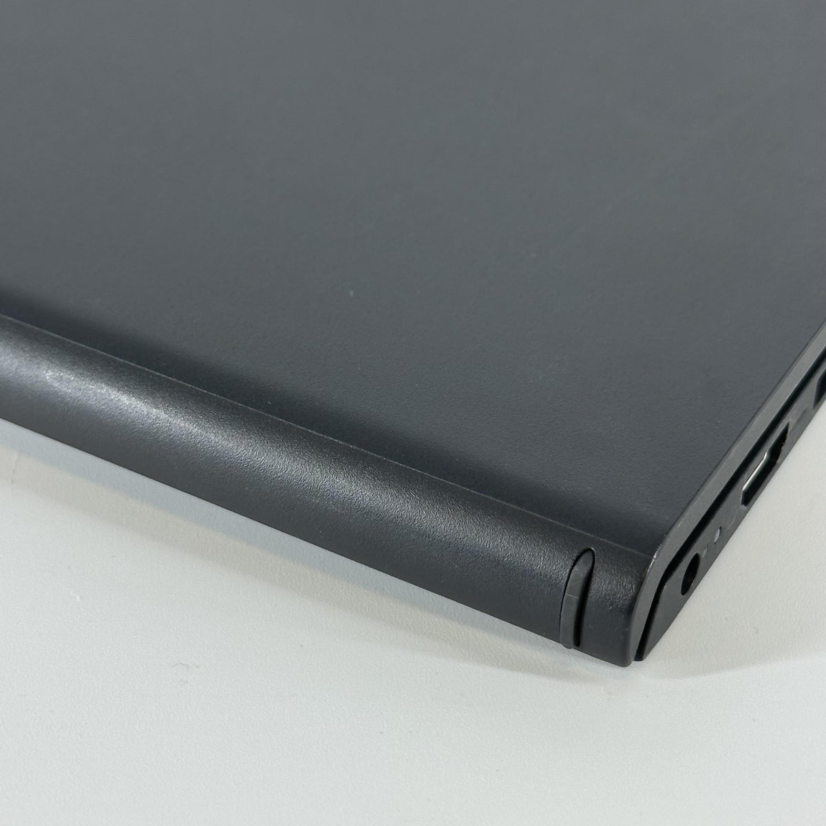 Dell 15 DC15250 Carbon Black 1.7 GHz Intel Core i7 13th Gen. 16GB RAM 1TB Solid State Drive