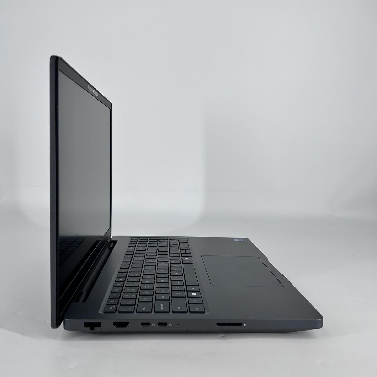 Dell Pro Max 16 Plus MB16250 Magnetite 2.9 GHz Intel Core Ultra 5 Series 2 32GB RAM 512GB Solid State Drive
