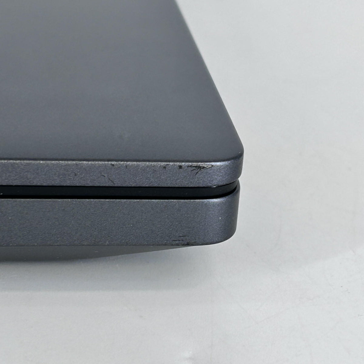 Dell Pro Max 16 Plus MB16250 Magnetite 2.9 GHz Intel Core Ultra 5 Series 2 32GB RAM 512GB Solid State Drive