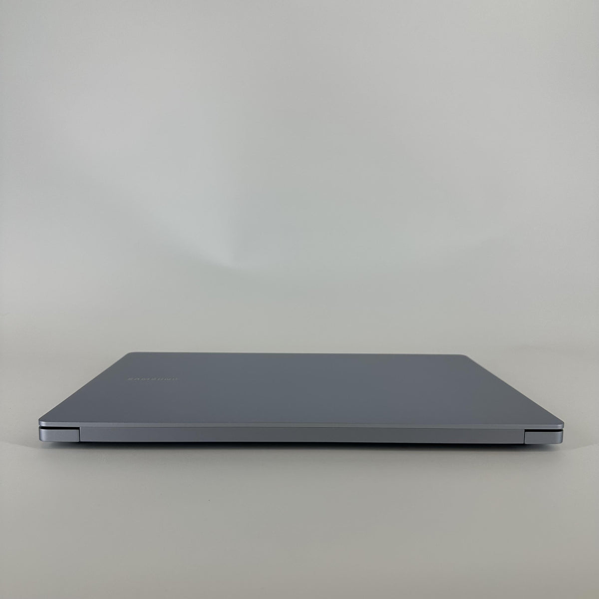 Samsung Galaxy Book4  Edge 15.6 Silver 2.9 GHz Qualcomm Snapdragon X Plus 16GB RAM 512GB Solid State Drive