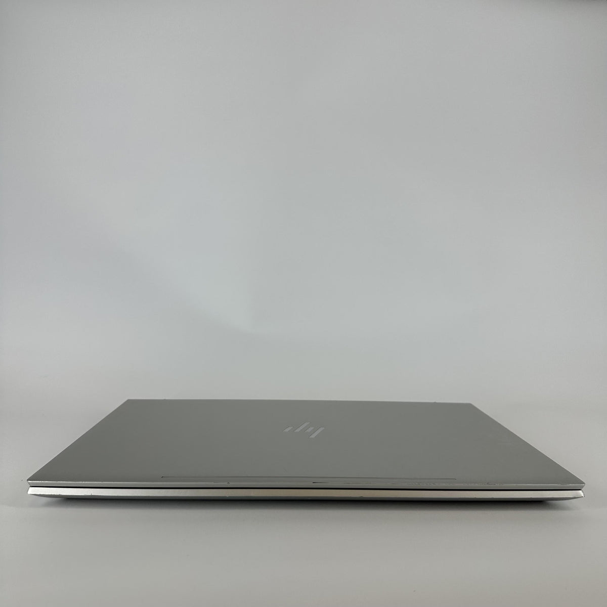 HP Envy 17 Silver 1.8 GHz Intel Core i7 8th Gen. 16GB RAM 512GB Solid State Drive NVIDIA GeForce MX150 4 GB