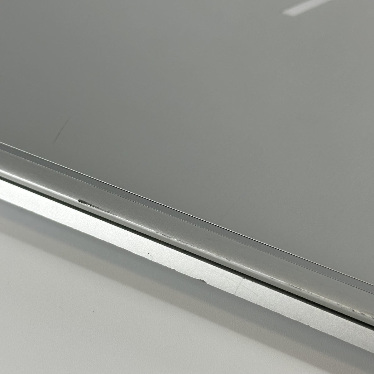 HP Envy 17 Silver 1.8 GHz Intel Core i7 8th Gen. 16GB RAM 512GB Solid State Drive NVIDIA GeForce MX150 4 GB