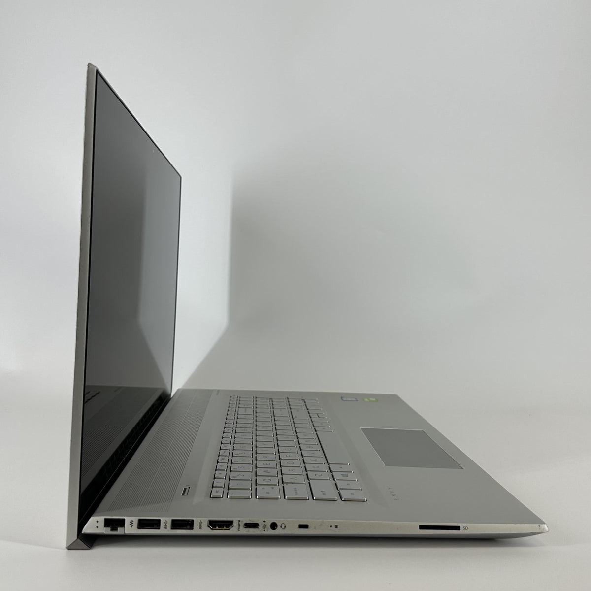 HP Envy 17 Silver 1.8 GHz Intel Core i7 8th Gen. 16GB RAM 512GB Solid State Drive NVIDIA GeForce MX150 4 GB