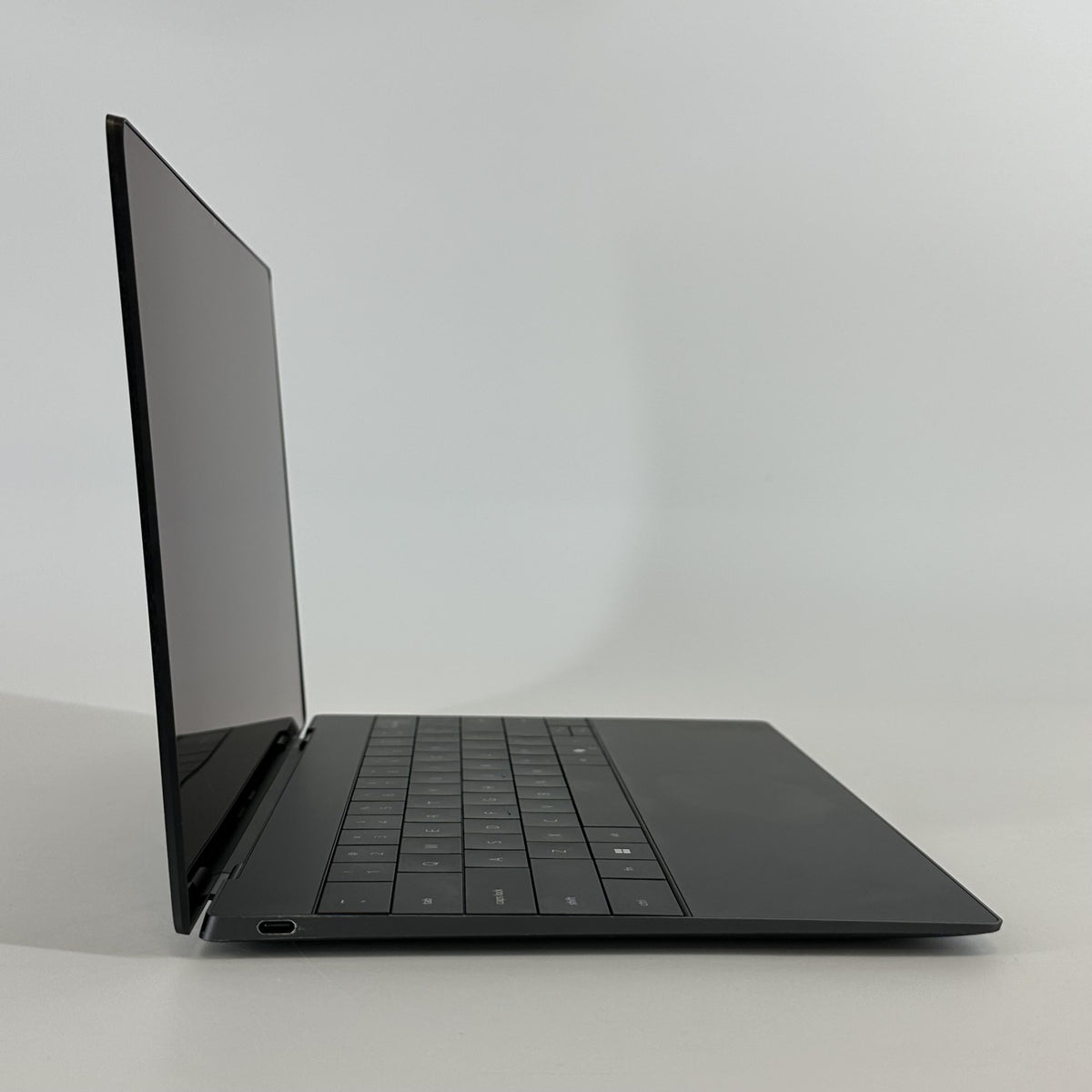 Dell XPS 13 9340 Gray 1.4 GHz Intel Core Ultra 7 64GB RAM 1TB Solid State Drive