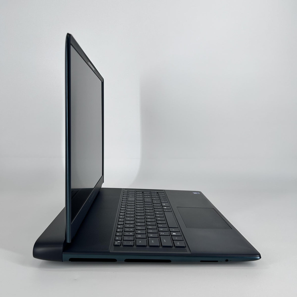 Dell Alienware 18 Area-51 Teal 2.7 GHz Intel Core Ultra 9 Series 2 32GB RAM 2TB Solid State Drive NVIDIA GeForce RTX 5080 16 GB