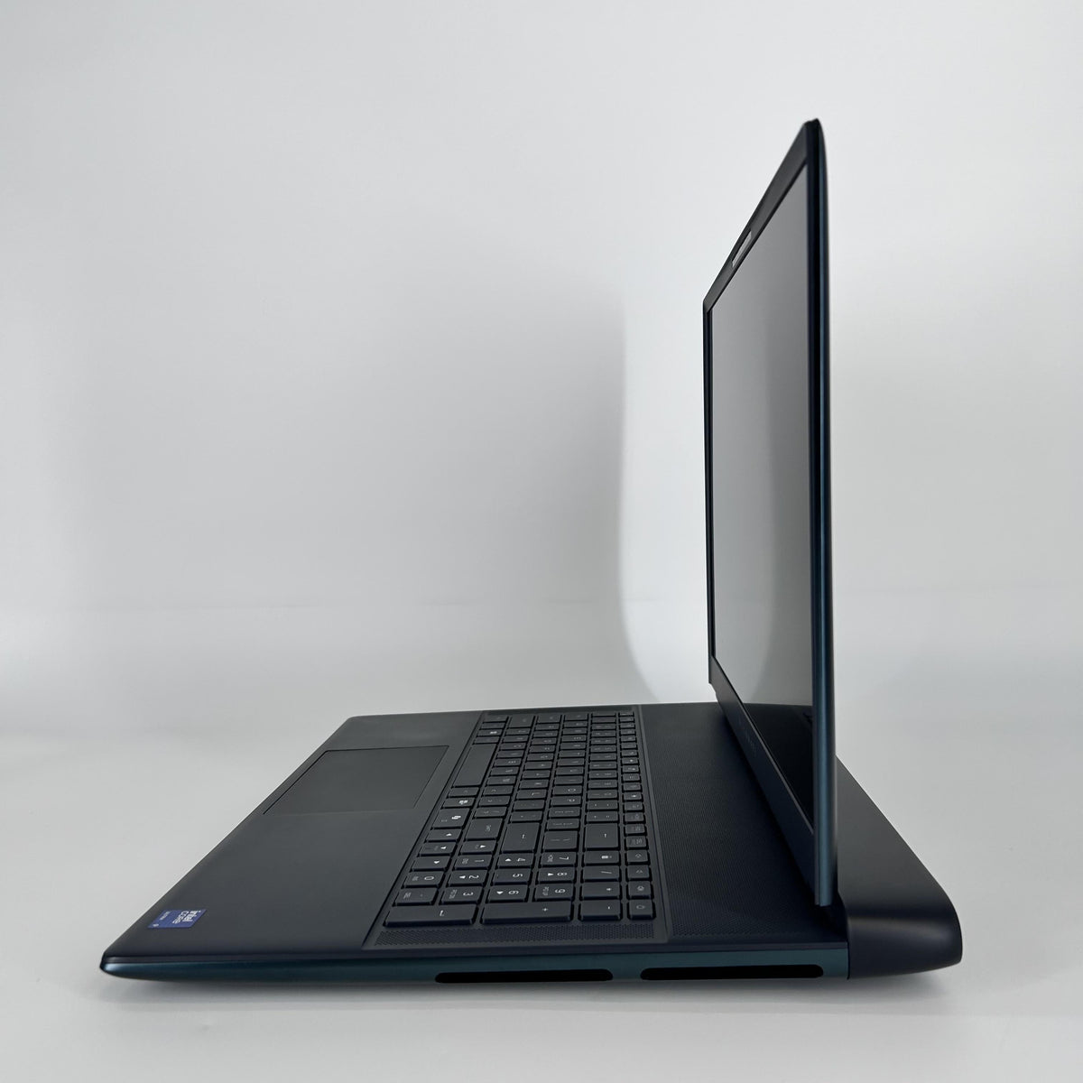 Dell Alienware 18 Area-51 Teal 2.7 GHz Intel Core Ultra 9 Series 2 32GB RAM 2TB Solid State Drive NVIDIA GeForce RTX 5080 16 GB