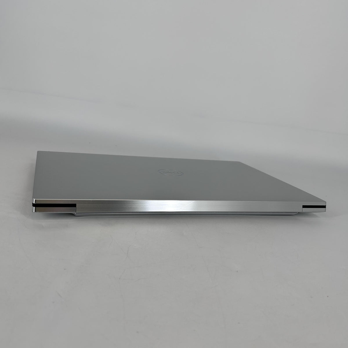 Dell XPS 17 9730 Silver 2.6 GHz Intel Core i9 13th Gen. 64GB RAM 1TB Solid State Drive NVIDIA GeForce RTX 4080 12 GB