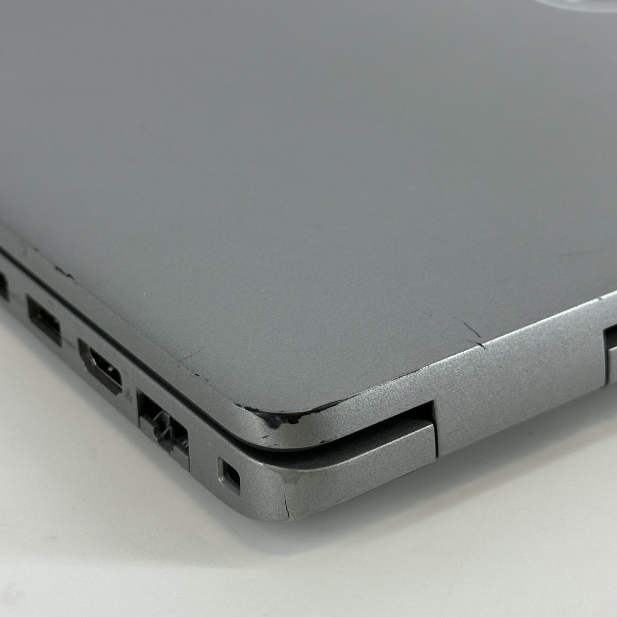 Dell Latitude 5540 15.6 Gray 1.7 GHz Intel Core i7 13th Gen. 32GB RAM 512GB Solid State Drive