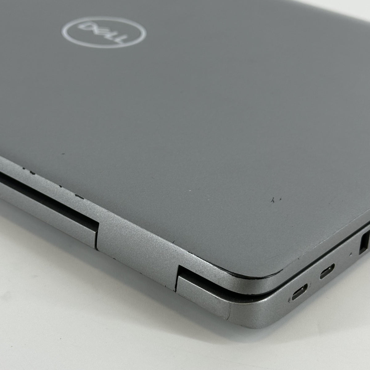 Dell Latitude 5540 15.6 Gray 1.7 GHz Intel Core i7 13th Gen. 32GB RAM 512GB Solid State Drive