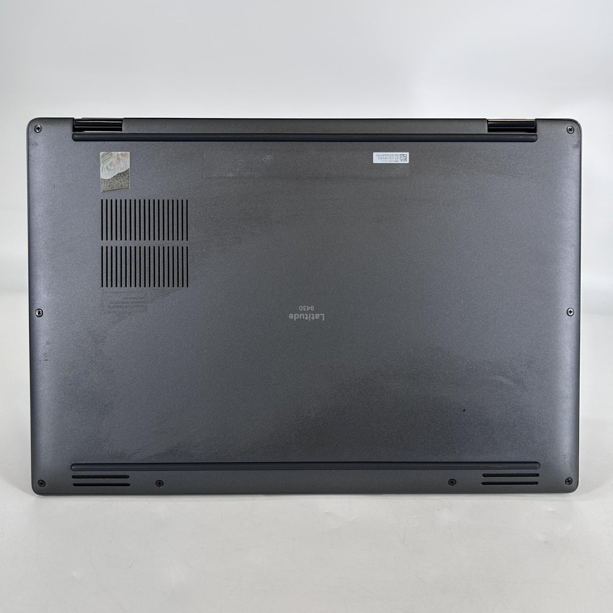 Dell Latitude 9430 (2-in-1) 14 Gray 1.8 GHz Intel Core i7 12th Gen. 32GB RAM 1TB Solid State Drive
