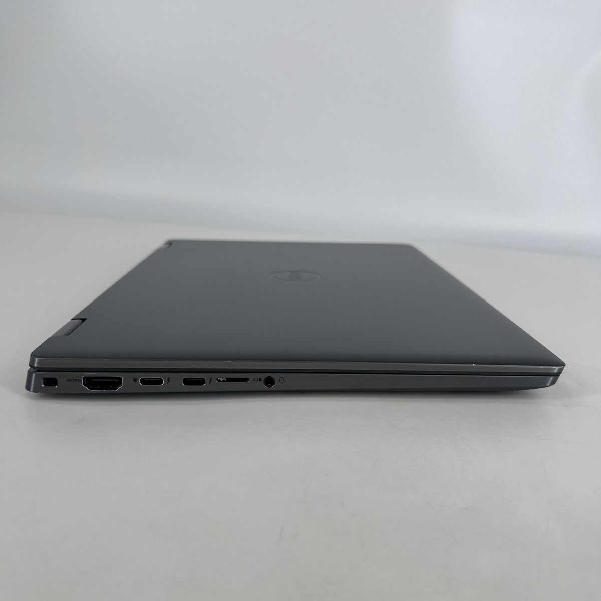 Dell Latitude 9430 (2-in-1) 14 Gray 1.8 GHz Intel Core i7 12th Gen. 32GB RAM 1TB Solid State Drive
