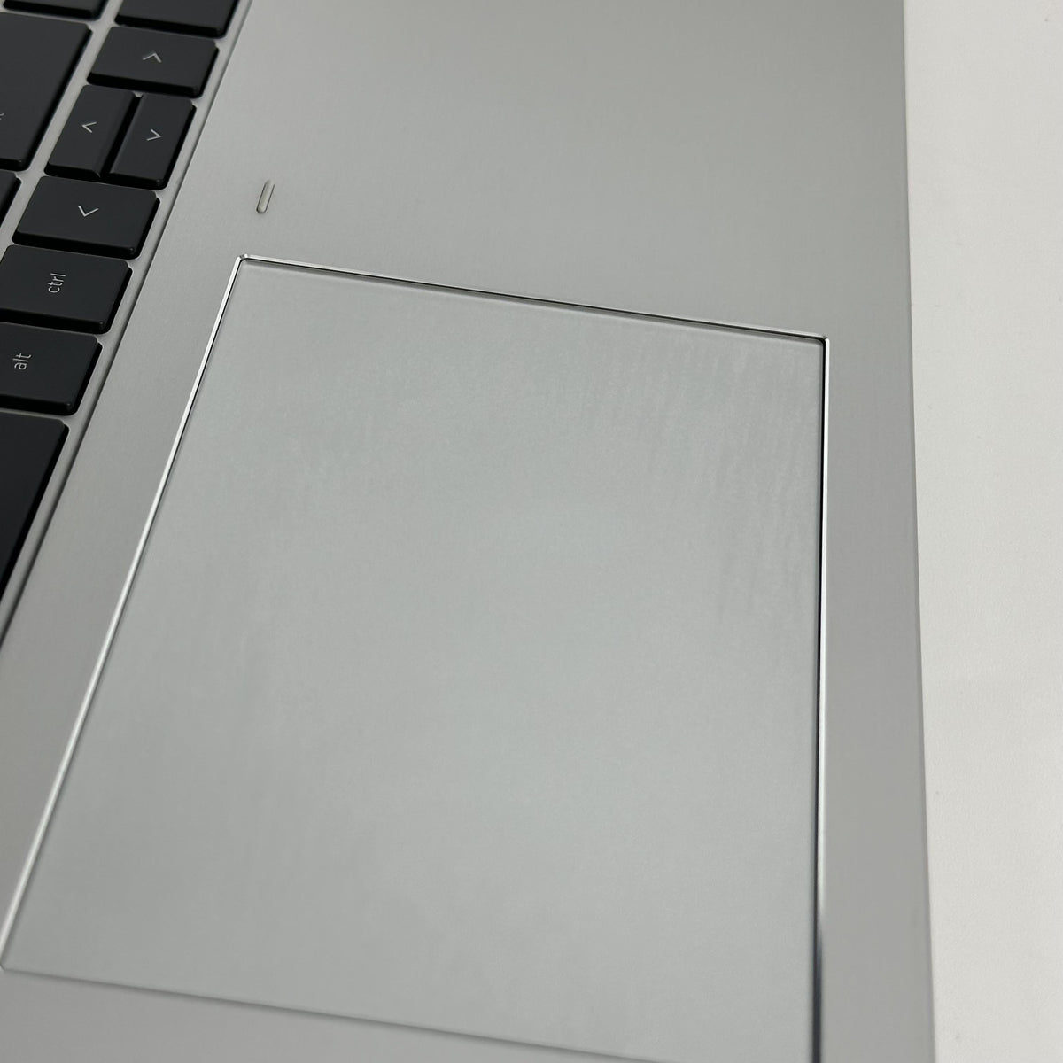 HP Elitebook 860 G10 15.6 Silver 1.6 GHz Intel Core i7 13th Gen. 16GB RAM 512GB Solid State Drive