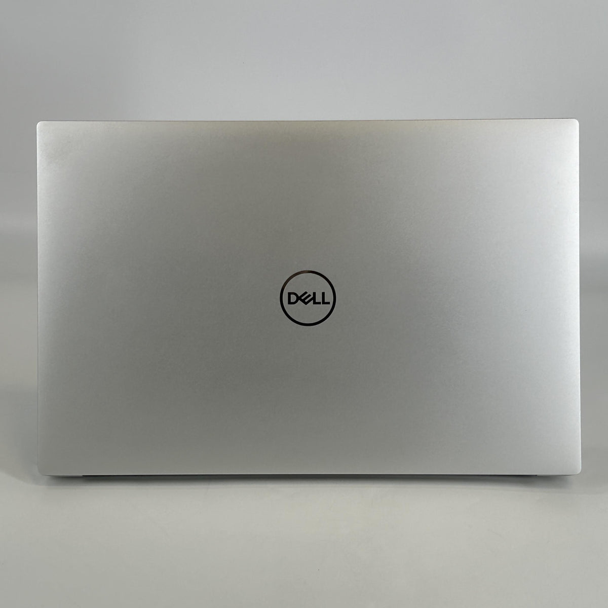 Dell XPS 15 9520 Silver 2.3 GHz Intel Core i7 12th Gen. 32GB RAM 512GB Solid State Drive NVIDIA GeForce RTX 3050 4 GB