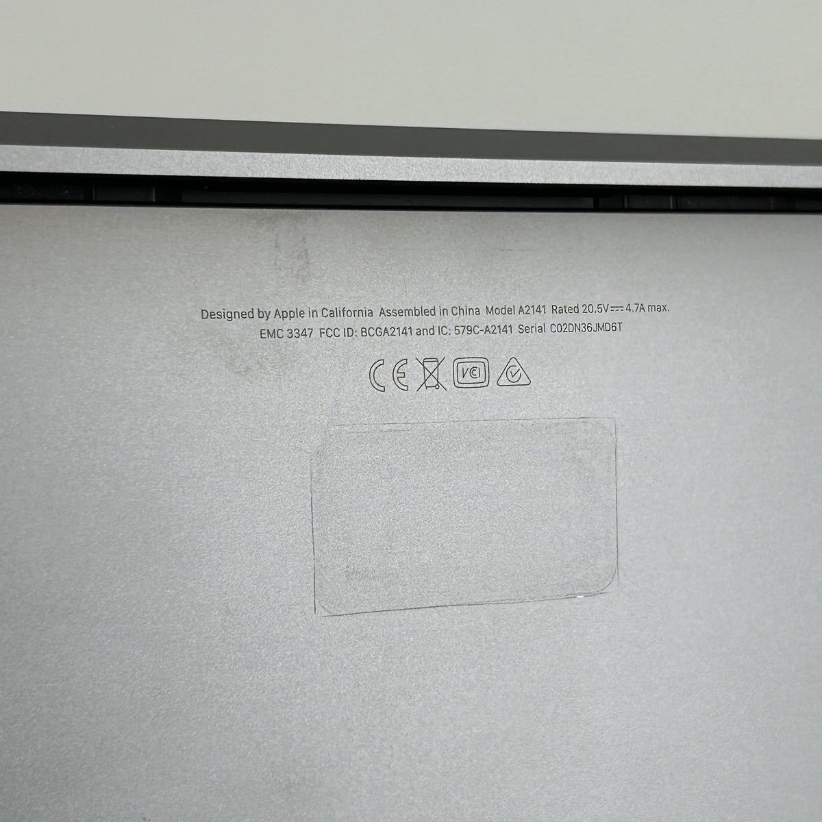 Apple MacBook Pro 16 Touch Bar 2019 Space Gray 2.4 GHz Intel Core i9 9th Gen. 16GB RAM 1TB Solid State Drive AMD Radeon Pro 5500M 8 GB