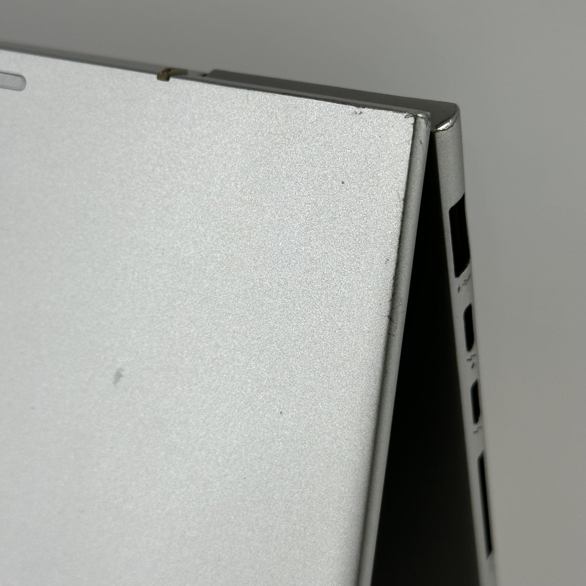 HP Envy 17 Silver 2.1 GHz Intel Core i7 12th Gen. 32GB RAM 1TB Solid State Drive