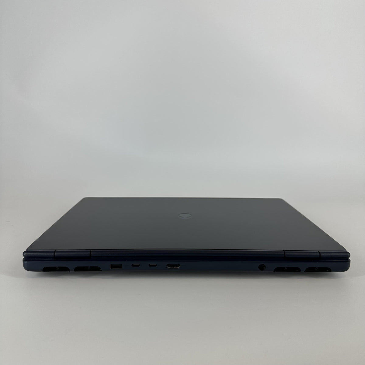 Dell Alienware 16X Aurora Interstellar Indigo 2.7 GHz Intel Core Ultra 9 Series 2 32GB RAM 1TB Solid State Drive NVIDIA GeForce RTX 5060 8 GB