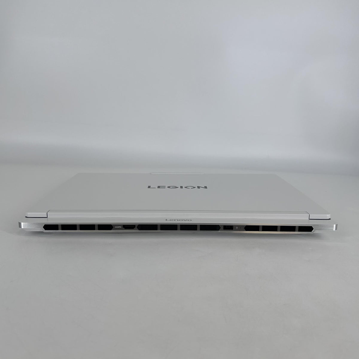 Lenovo Legion 7i Gen 10 16 White 2.7 GHz Intel Core Ultra 9 Series 2 32GB RAM 1TB Solid State Drive NVIDIA GeForce RTX 5070 8 GB