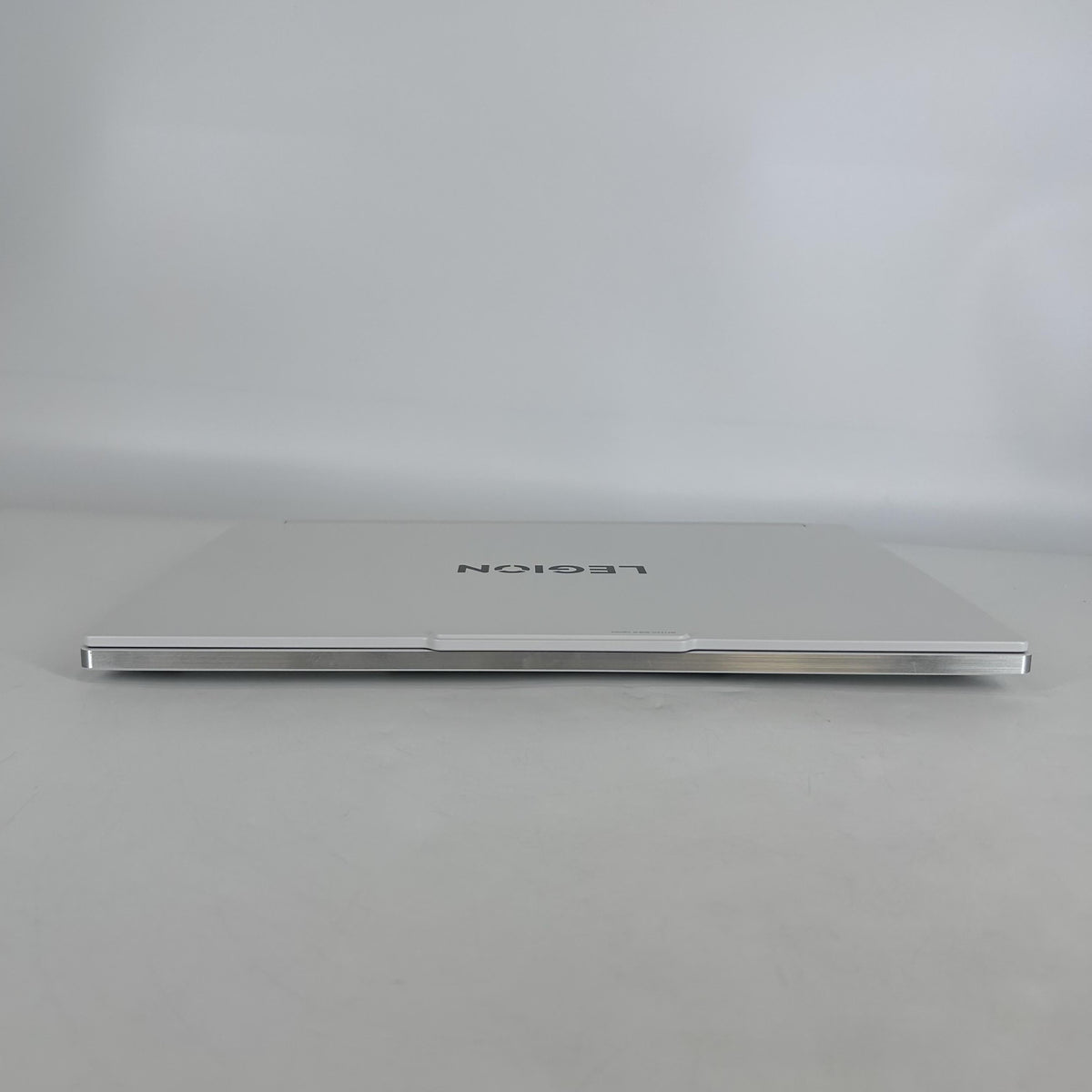 Lenovo Legion 7i Gen 10 16 White 2.7 GHz Intel Core Ultra 9 Series 2 32GB RAM 1TB Solid State Drive NVIDIA GeForce RTX 5070 8 GB
