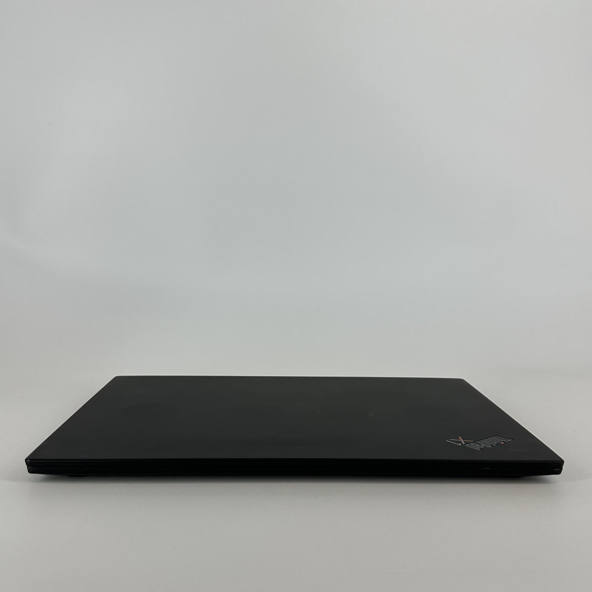 Lenovo ThinkPad X1 Carbon Gen 8 14 Black 1.8 GHz Intel Core i7 10th Gen. 16GB RAM 512GB Solid State Drive