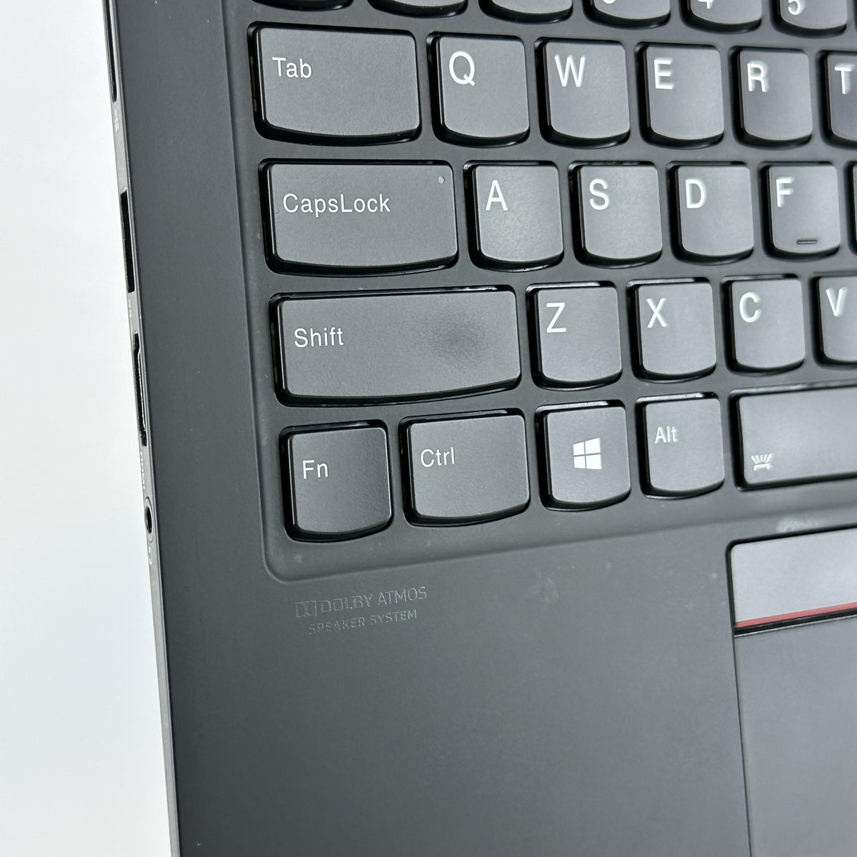 Lenovo ThinkPad X1 Carbon Gen 8 14 Black 1.8 GHz Intel Core i7 10th Gen. 16GB RAM 512GB Solid State Drive