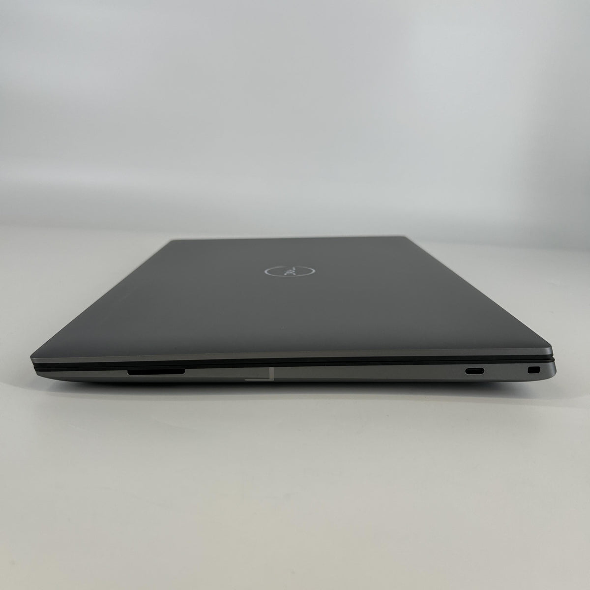 Dell Precision 5690 16 Gray 3.8 GHz Intel Core Ultra 7 64GB RAM 1TB Solid State Drive NVIDIA RTX 2000 Ada 8 GB