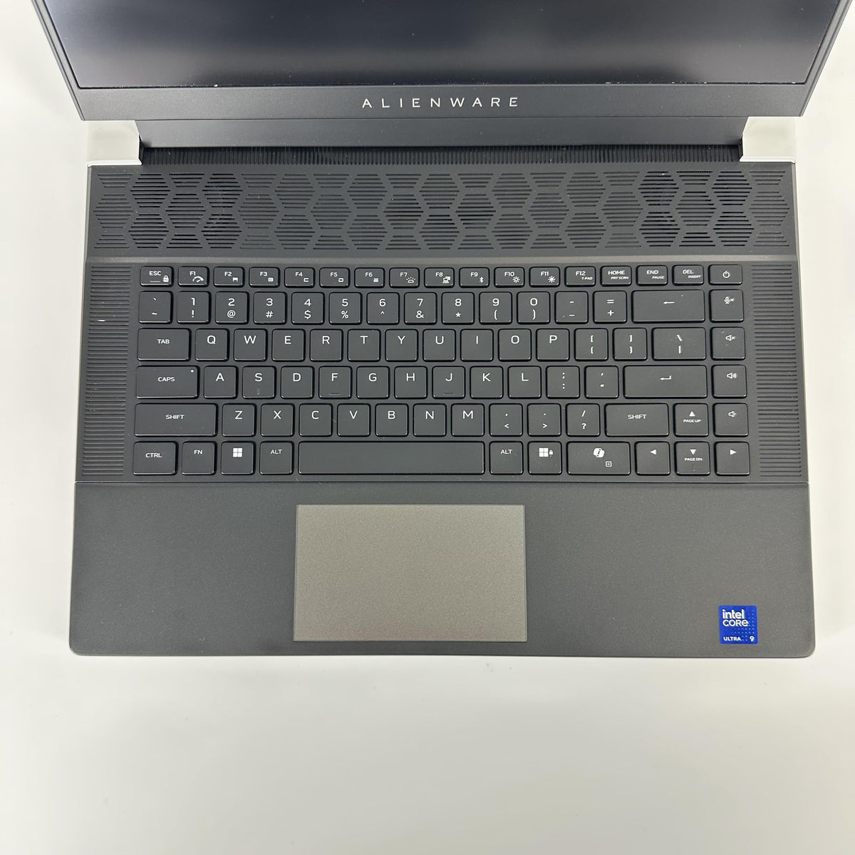 Dell Alienware X16 R2 Silver 2.3 GHz Intel Core Ultra 9 32GB RAM 2TB Solid State Drive NVIDIA GeForce RTX 4090 16 GB