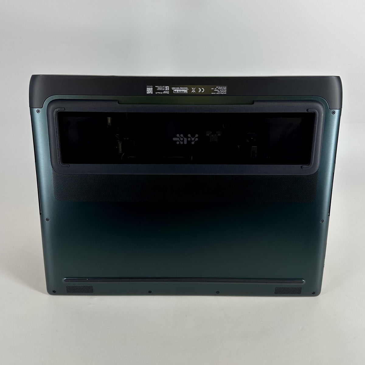 Dell Alienware 18 Area-51 Teal 2.7 GHz Intel Core Ultra 9 Series 2 32GB RAM 2TB Solid State Drive NVIDIA GeForce RTX 5070 Ti 12 GB