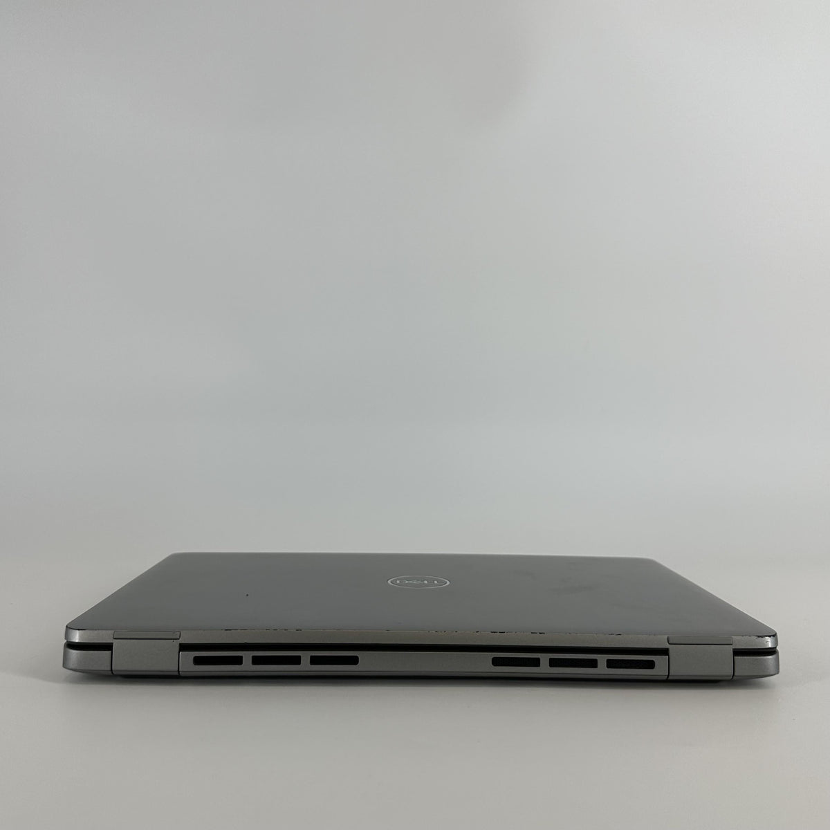 Dell Latitude 5440 14 Gray 1.8 GHz Intel Core i7 13th Gen. 16GB RAM 512GB Solid State Drive