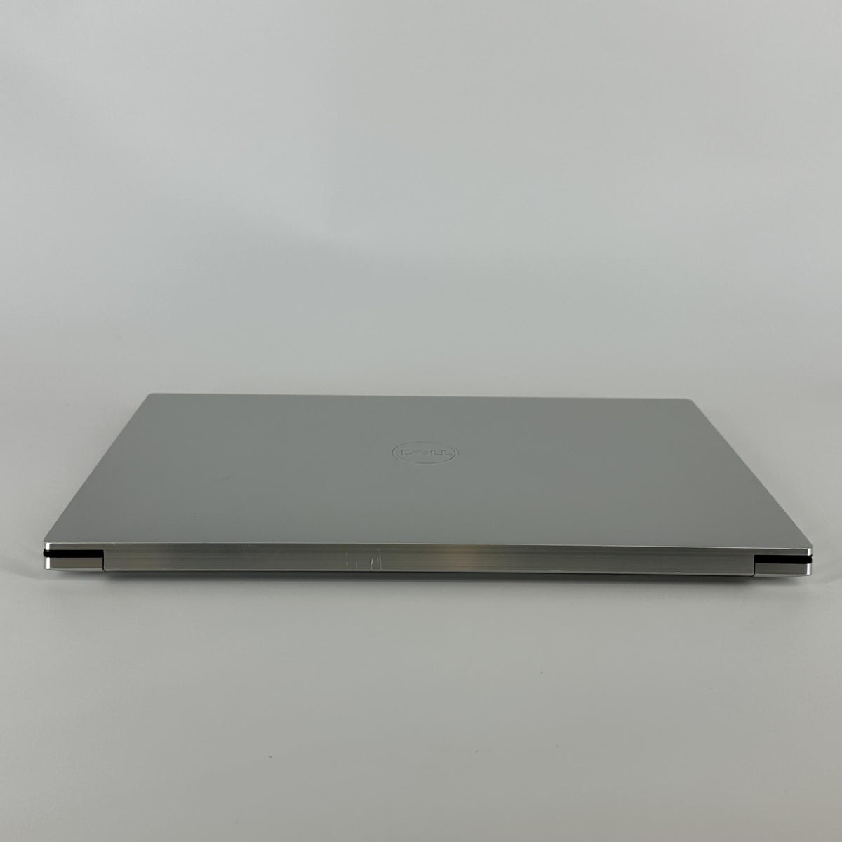 Dell XPS 15 9500 Gray 2.4 GHz Intel Core i9 10th Gen. 32GB RAM 1TB Solid State Drive NVIDIA GeForce GTX 1650 Ti 4 GB