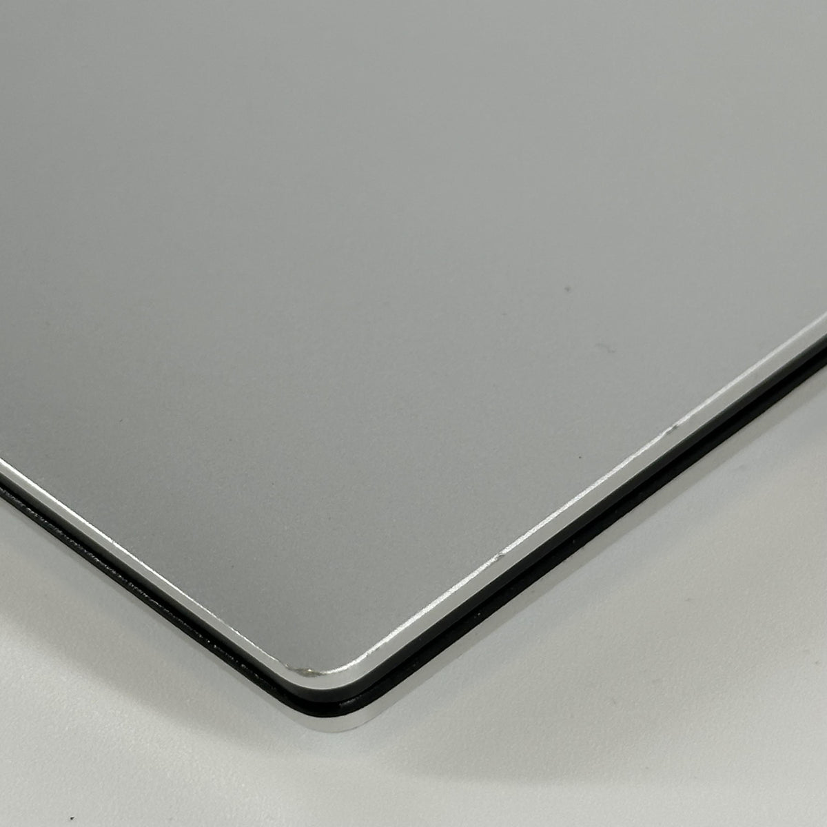 Dell XPS 15 9500 Gray 2.4 GHz Intel Core i9 10th Gen. 32GB RAM 1TB Solid State Drive NVIDIA GeForce GTX 1650 Ti 4 GB