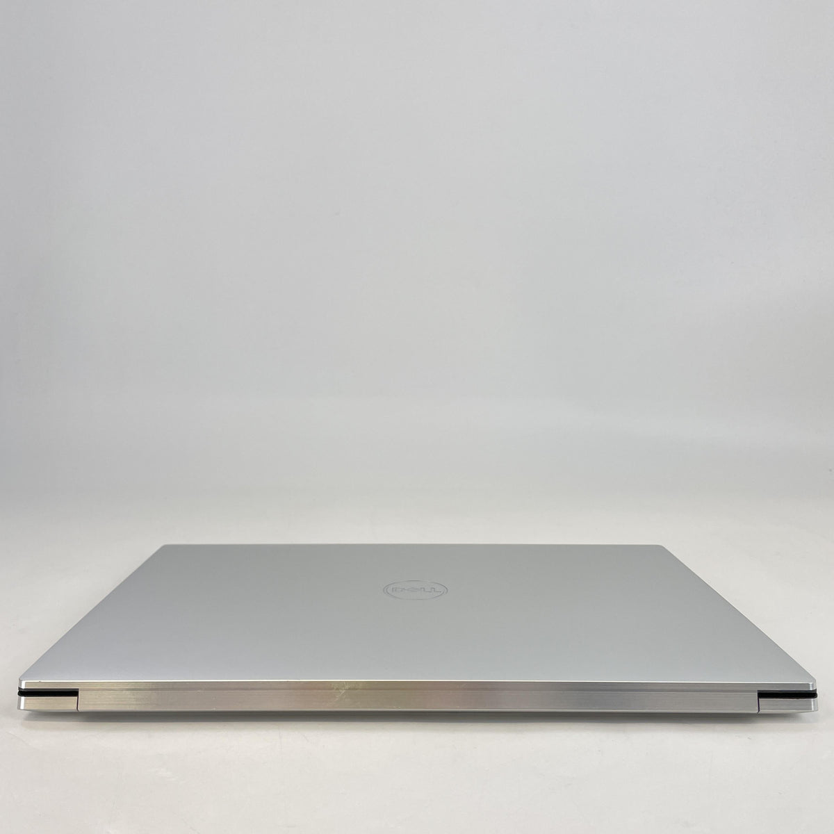 Dell XPS 15 9510 Silver 2.3 GHz Intel Core i7 11th Gen. 32GB RAM 1TB Solid State Drive NVIDIA GeForce RTX 3050 Ti 4 GB