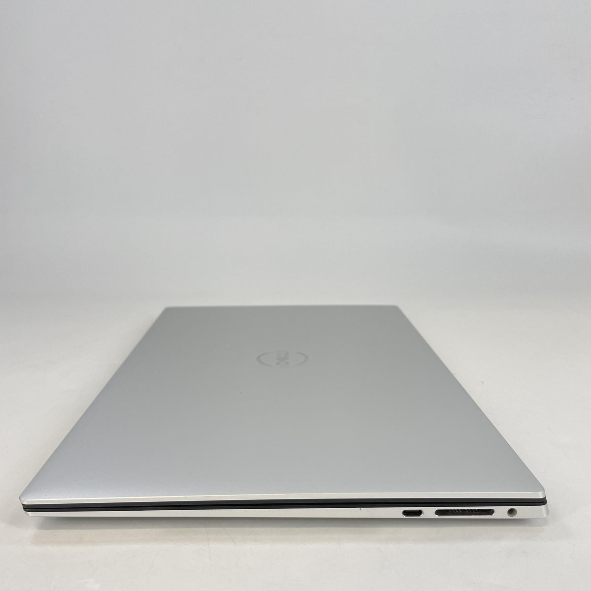 Dell XPS 15 9510 Silver 2.3 GHz Intel Core i7 11th Gen. 32GB RAM 1TB Solid State Drive NVIDIA GeForce RTX 3050 Ti 4 GB