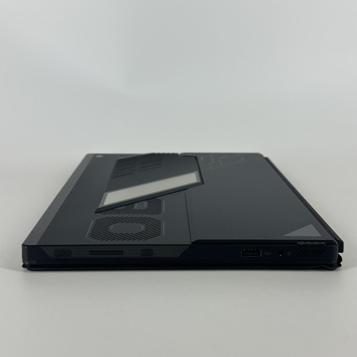 Asus ROG Flow Z13 GZ302 13.4 Black 3.0 GHz AMD Ryzen AI MAX+ 395 32GB RAM 2TB Solid State Drive