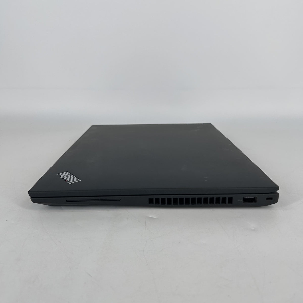 Lenovo ThinkPad T16 Gen 1 Gray 2.2 GHz Intel Core i7 12th Gen. 16GB RAM 512GB Solid State Drive