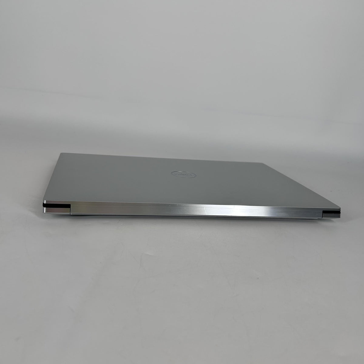 Dell XPS 15 9530 Silver 2.4 GHz Intel Core i7 13th Gen. 32GB RAM 2TB Solid State Drive 512GB Solid State Drive NVIDIA GeForce RTX 4060 8 GB