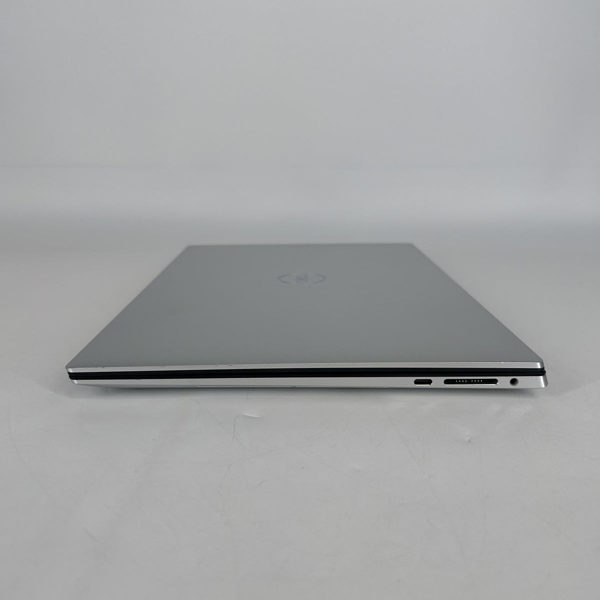 Dell XPS 15 9530 Silver 2.4 GHz Intel Core i7 13th Gen. 32GB RAM 2TB Solid State Drive 512GB Solid State Drive NVIDIA GeForce RTX 4060 8 GB