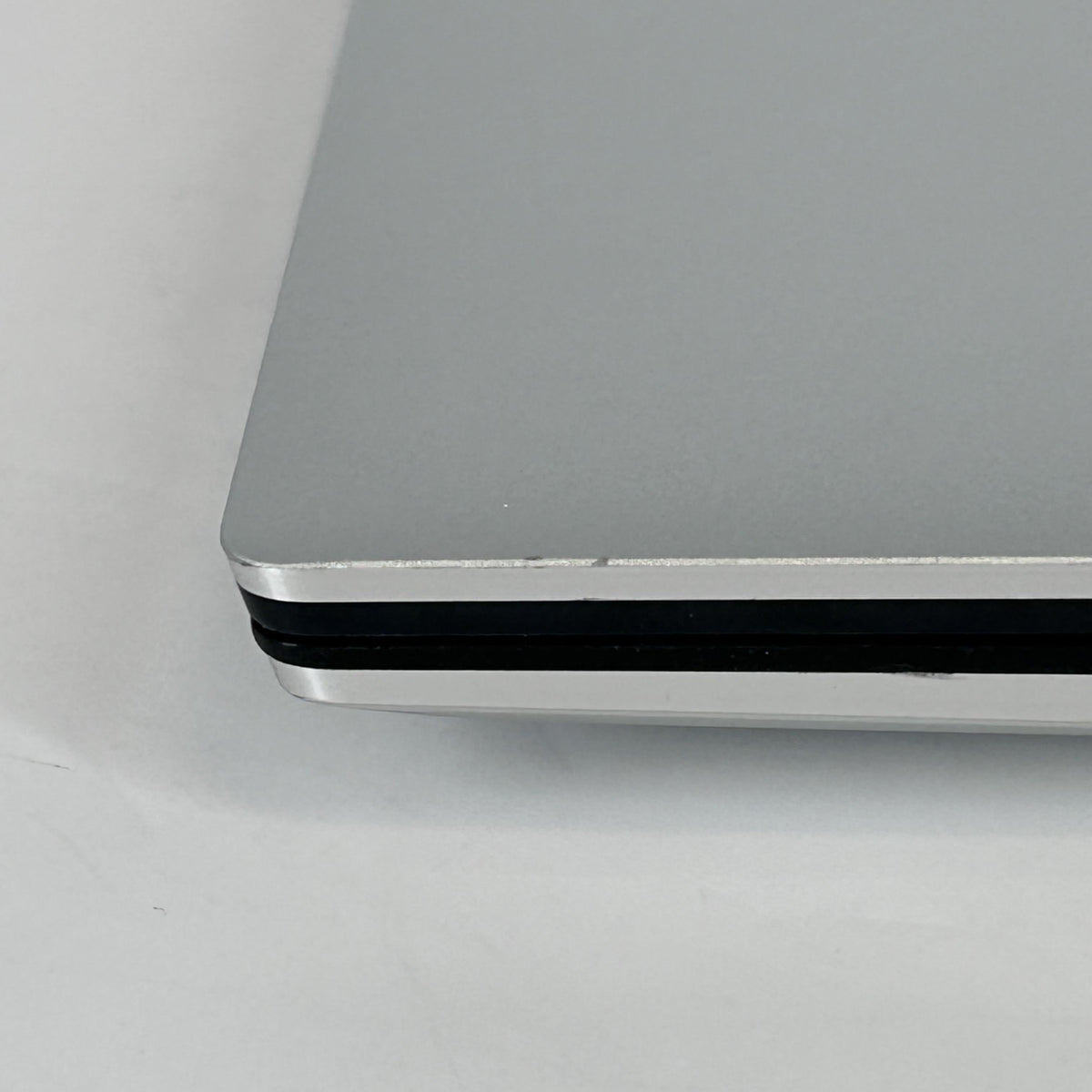 Dell XPS 15 9530 Silver 2.4 GHz Intel Core i7 13th Gen. 32GB RAM 2TB Solid State Drive 512GB Solid State Drive NVIDIA GeForce RTX 4060 8 GB