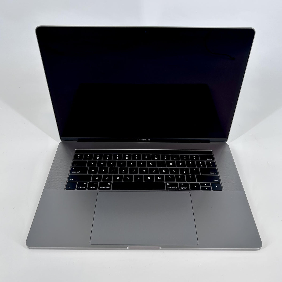 Apple MacBook Pro 15 Touch Bar 2017 Space Gray 3.1 GHz Intel Core i7 7th Gen. 16GB RAM 512GB Solid State Drive AMD Radeon 560 4 GB