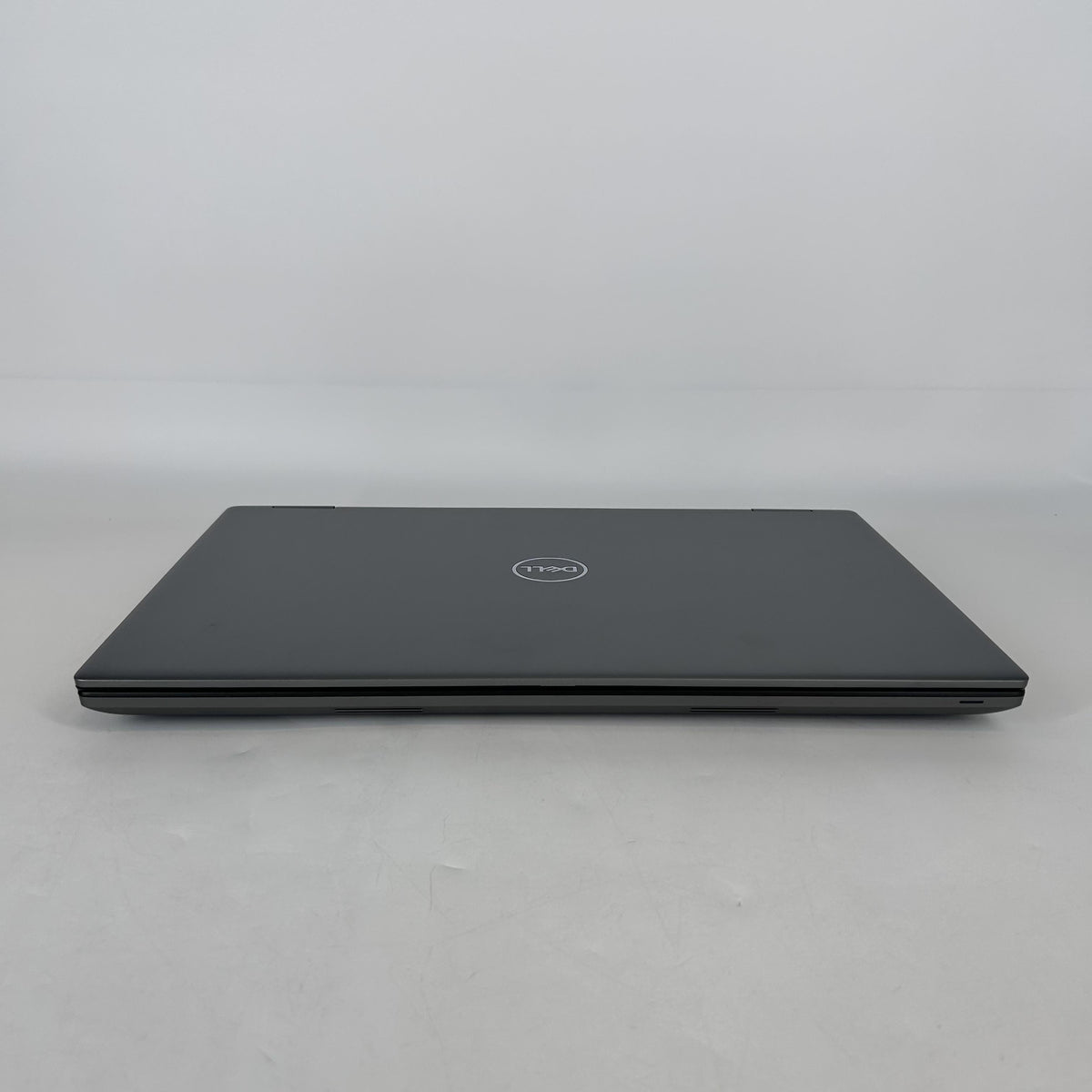 Dell Precision 7780 17.3 Gray 2.2 GHz Intel Core i9 13th Gen. 64GB RAM 512GB Solid State Drive NVIDIA RTX 4000 Ada 12 GB