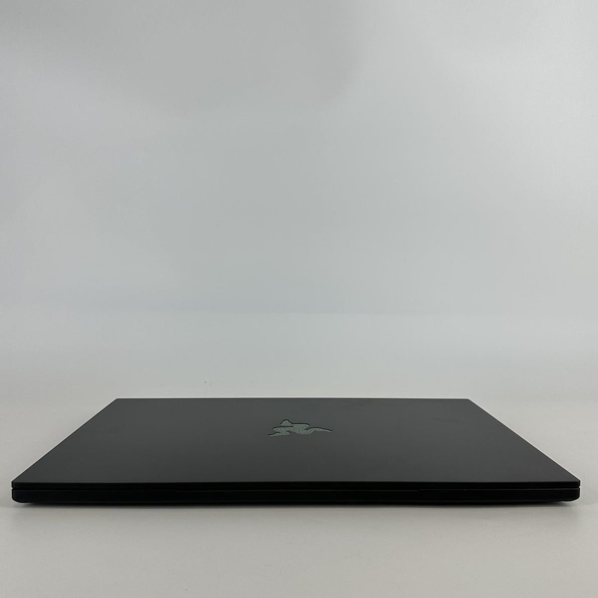 Razer Blade 16 2025 Black 2.0 GHz AMD Ryzen AI 9 365 16GB RAM 1TB Solid State Drive NVIDIA GeForce RTX 5060 8 GB