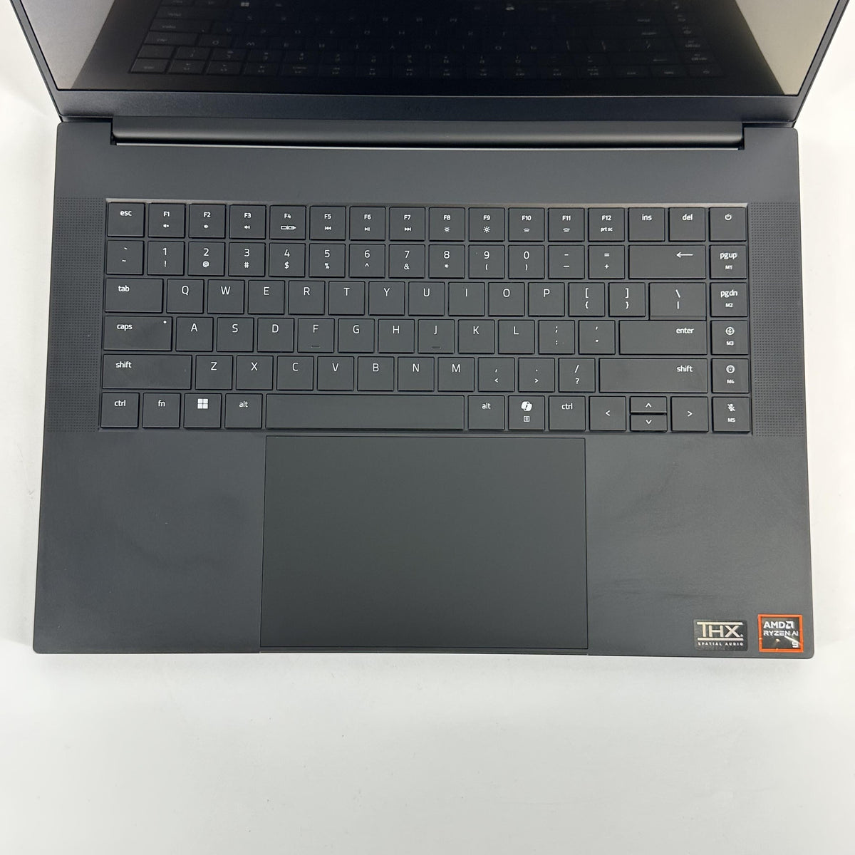 Razer Blade 16 2025 Black 2.0 GHz AMD Ryzen AI 9 365 16GB RAM 1TB Solid State Drive NVIDIA GeForce RTX 5060 8 GB