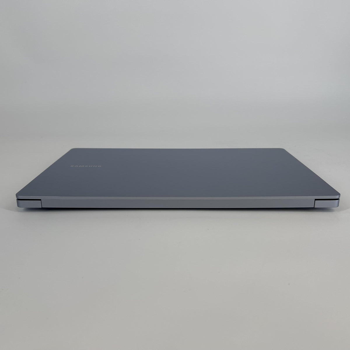 Samsung Galaxy Book4  Edge 15.6 Silver 2.9 GHz Qualcomm Snapdragon X Plus 16GB RAM 512GB Solid State Drive